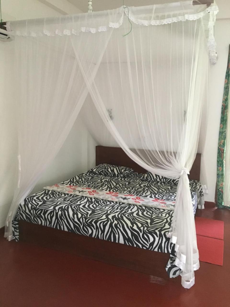 Vivid Lanka Bed & Breakfast Bentota Exterior photo