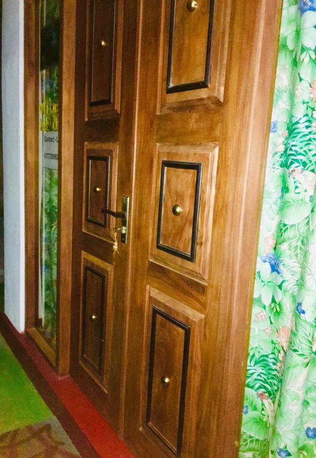 Vivid Lanka Bed & Breakfast Bentota Exterior photo